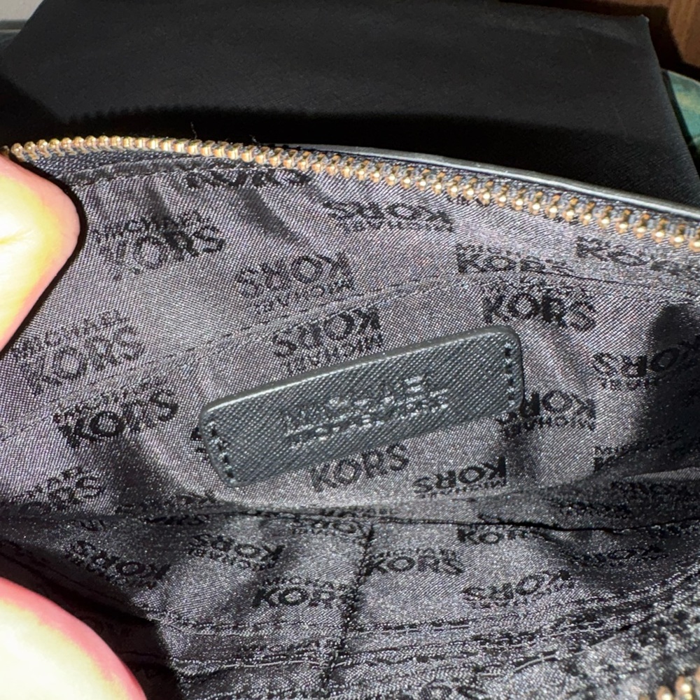MICHAEL Michael Kors Black Sandrine Stud Large Wristlet NWT - Picture 5 of 7